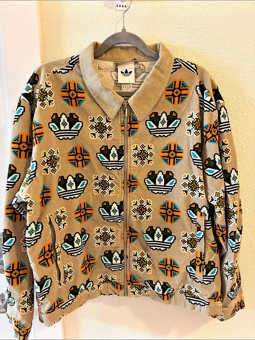 adidas Originals Men’s L Monogram Corduroy Jacket JY2996 Trace Khaki